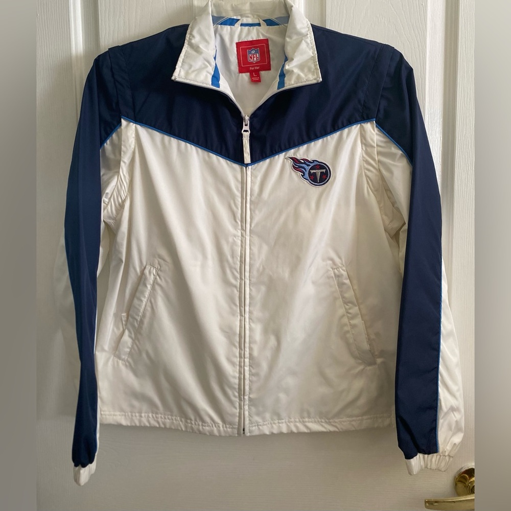 NFL.. WOMENS TENNESSEE TITANS WINDBREAKER - Picture 13 of 16